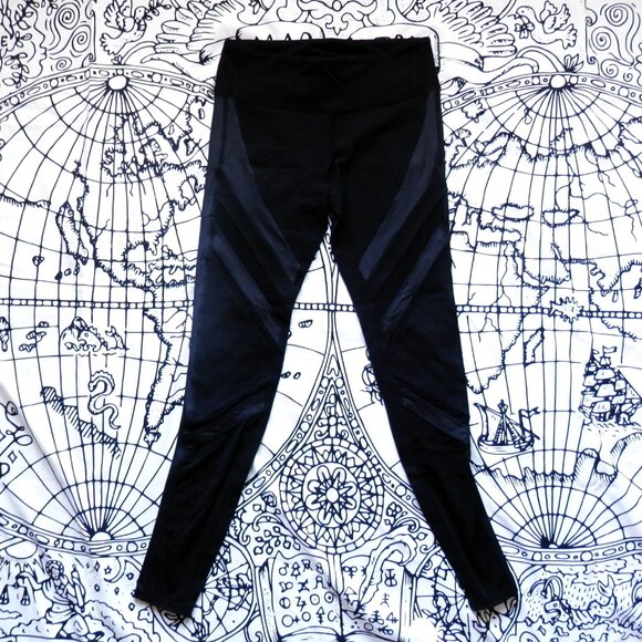 alo || Sheer Mesh Cut-out Epic Leggings in Black - Picture 2 of 13